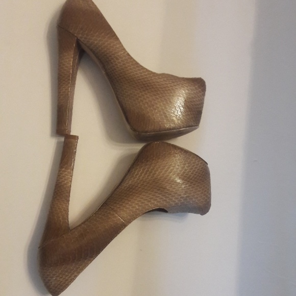 shoedazzle snake heels
